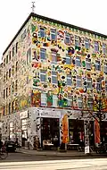 Facade decorated by Michael Fischer at no. 43.