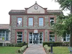 The town hall in Flourens