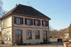 Town hall and World War I memorial