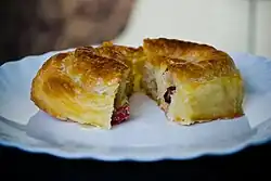 Krompiruša (Patatesli kol böreği)
