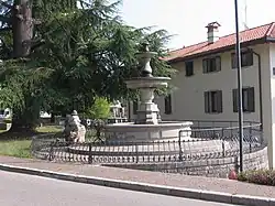 Fountain and war memorial