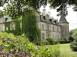 The chateau in Froville