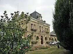 The town hall in Gargenville
