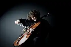 Lipkind plays the Zihrhonheimer cello in 2008