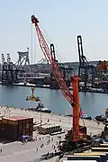 Liebherr LHM 400 harbor crane