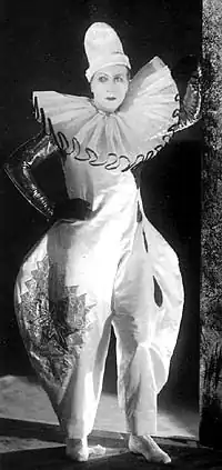 Swedish actor Gösta Ekman senior (1890–1938) as a whiteface clown in the play Han som får örfilarna (He Who Gets Slapped) by Leonid Andreyev (1926)