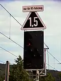 The situation beyond the last picture, speed limit still 20&nbsp;km/h, except for "RT-Fahrzeuge" which are reduced to 15&nbsp;km/h by the Zs3 plate mounted on top of an H/V main signal showing "Stop".