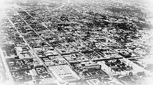 Areal view of Guatemala City during the Herrera administration. On the lower right corner of the image there is evidence of the 1917 Guatemala earthquake