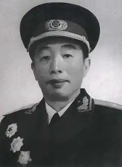 Guo Huaruo, military writer.