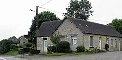 The town hall in Héloup