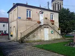The town hall in Hévilliers
