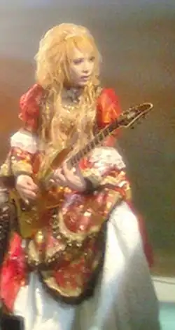 Hizaki in 2010