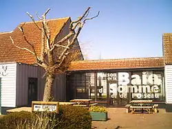 The "Maison de l'oiseau".