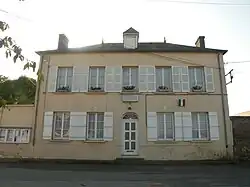The town hall in Herchies