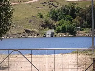 Wymah ferry December 2005 (when the Hume Dam was nearly full)