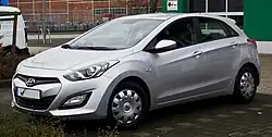 Pre-facelift (front)