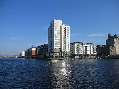The outer basin with Millennium Tower (1998)
