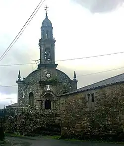 Front view of the church of San Salvador de Escuadro.