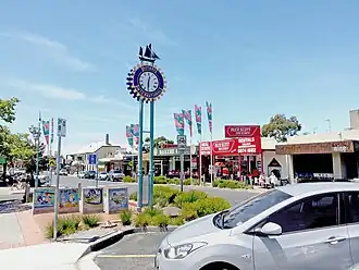 Shopping Strip, Abeckett Street