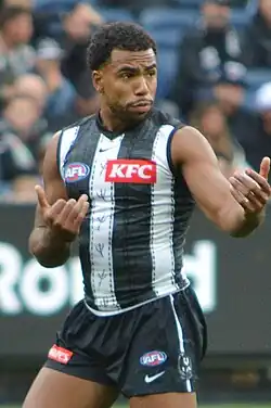 Isaac Quaynor playing for Collingwood in 2025