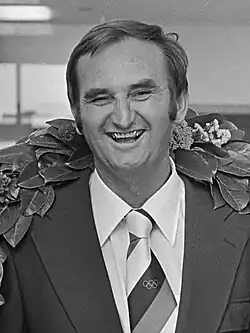 Hall of Fame coach Ivo Trumbić led Olympiacos to the 1971 title.[148]