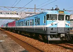 JR-West 415-800 series, July 2004