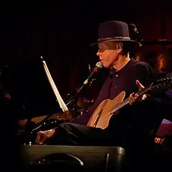 Jandek performing in 2007
