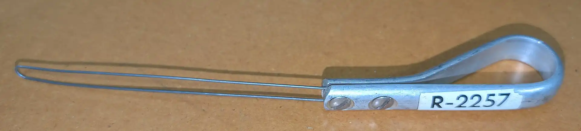 Jonard 2257 needle used to tie the Kansas City and Chicago stitches.