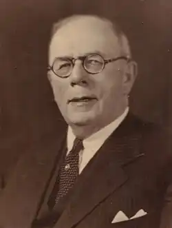 Julius Schmid headshot