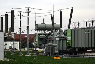 Bushings on 380&nbsp;kV transformer and GIS connection