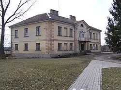 Kregi-Leski Estate-2006-04-02