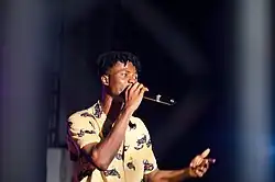 Kwesi Arthur performing at Alliance Francais.
