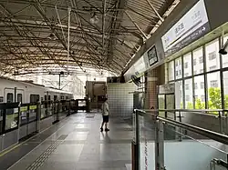 Line 3 and 4 platforms