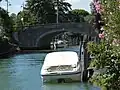 Pont sur le rio menant au Casino