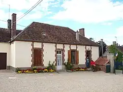 The town hall in La Louptière-Thénard