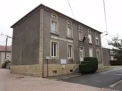 The town hall in Laix