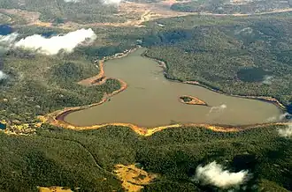 Aerial photo from the east of Lake Leake (kunawi) showing Rawlinna Village (Kalangadoo) at the left of the lake