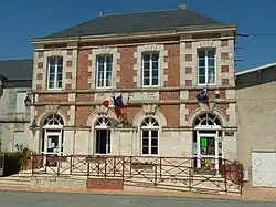 The town hall in La Roche-Chalais