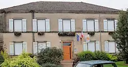 The town hall in Lerrain
