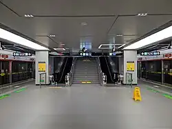 Line 9 platforms