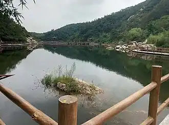 Mountain Yi lake bridge