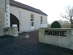 The town hall in Lonnes