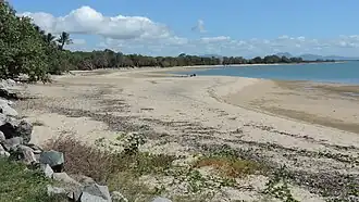 Looking west along the beach from the esplanade, 2016