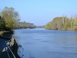 The Louet river at Mûrs-Erigné