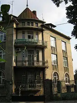 Residential building at 25 Kotliarevskyi Street