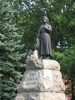 Monument to poet Lydia Koidula (by Amandus Adamson)