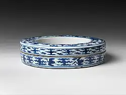 Jingdezhen blue and white porcelain court bead box (chao zhu he 朝珠盒), Ming dynasty, Jiajing period (1522–1566). Metropolitan Museum of Art.