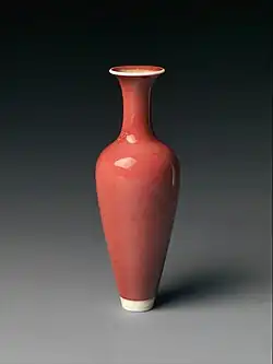 Jingdezhen vase with peachbloom glaze, Qing dynasty, Kangxi period (1678–1688). Metropolitan Museum of Art.