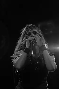 Julie Christmas performing with Made Out of Babies in 2008 at New York's Knitting Factory.