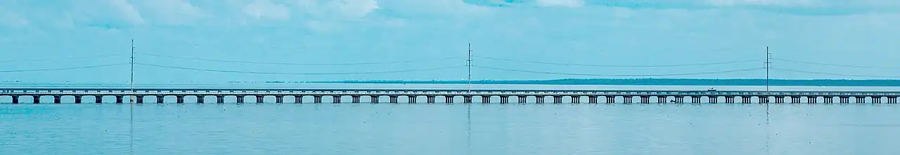 The Maestri Bridge viewed from Interstate 10